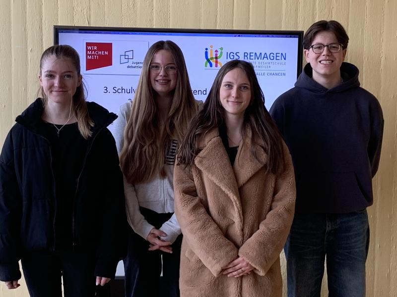 Die Erst- und Zweitplatzierten: v.l.n.r. Elena Kleine, Alina Bell, Carolin Heuser und Benedict Rüben - Foto/Abbildung: Markus Johann