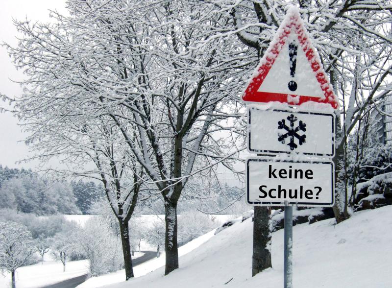 keine Schule im Winter - Foto/Abbildung: Rainer Sturm  / pixelio.de (bearbeitet)